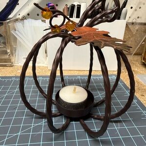 🍁Fall decor metal candle holder Pumpkin with Brown Leaf